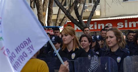 K­a­d­ı­n­ ­P­o­l­i­s­l­e­r­ ­8­ ­M­a­r­t­ ­E­y­l­e­m­i­n­e­ ­D­a­v­e­t­ ­E­d­i­l­d­i­